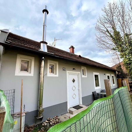 Haeuschen Fuer Monteure, Autobahn Villa Bruck an der Mur Exterior foto